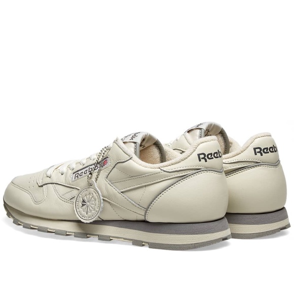 COPY - Reebok Classic Leather 1983 // NEW + WITH TAGS - Picture 3 of 7